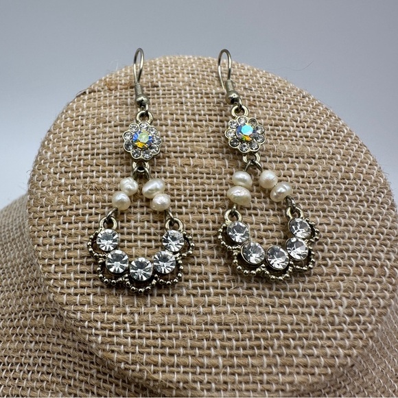Silver Chandelier Earrings with Pearls & Crystals Fancy Wedding Bridal Statement - Picture 1 of 11